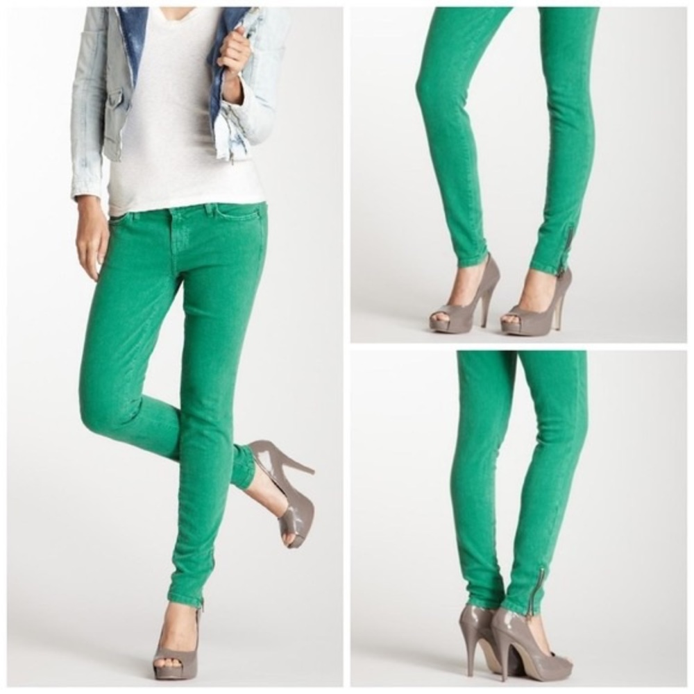 SOLD Current Elliott Green Ankle Zipper Jeans 🌺